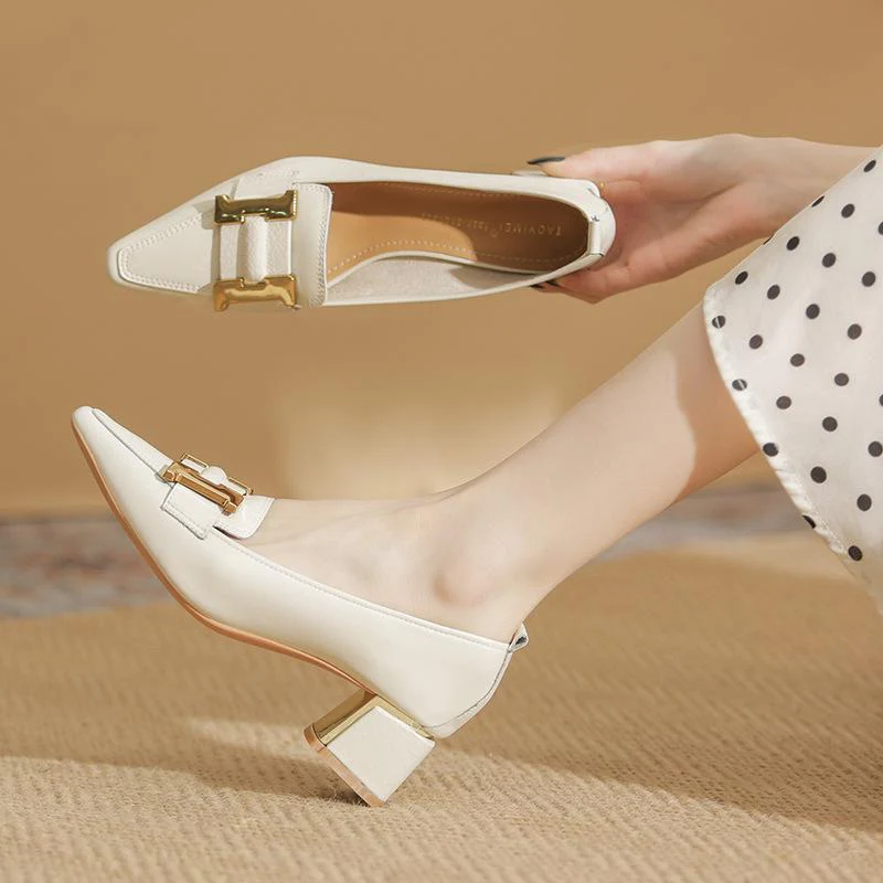 Isolda | Chic Block Heel Loafers – Elegant Pointed-Toe Shoes for Office & Daily Style