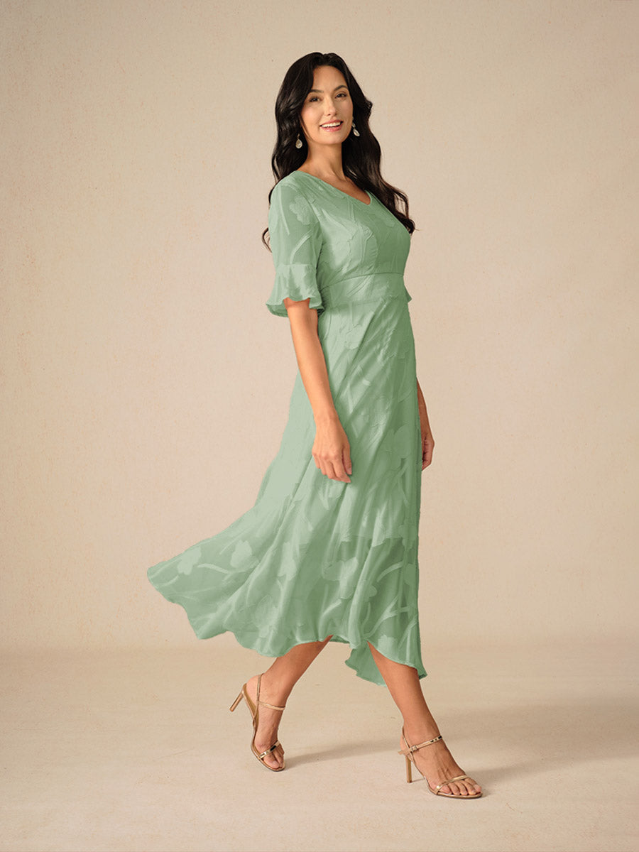 Miranda | Chic Midi Dress with Flutter Sleeves and Delicate Lace Accents