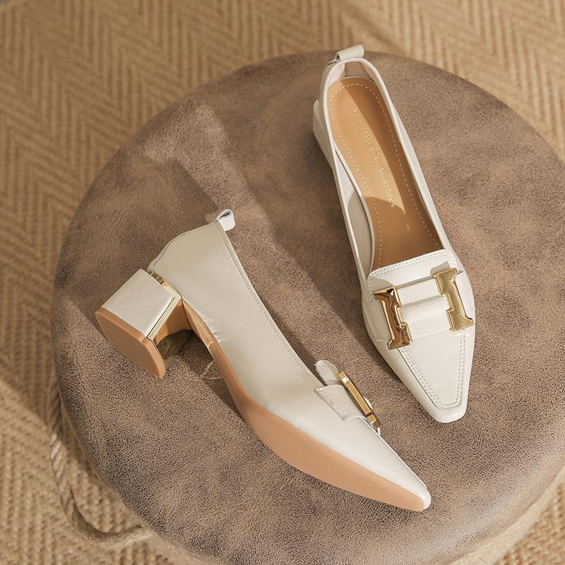 Isolda | Chic Block Heel Loafers – Elegant Pointed-Toe Shoes for Office & Daily Style