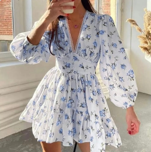 Janet | Chic Summer Dress with Ruffles and V-Neck