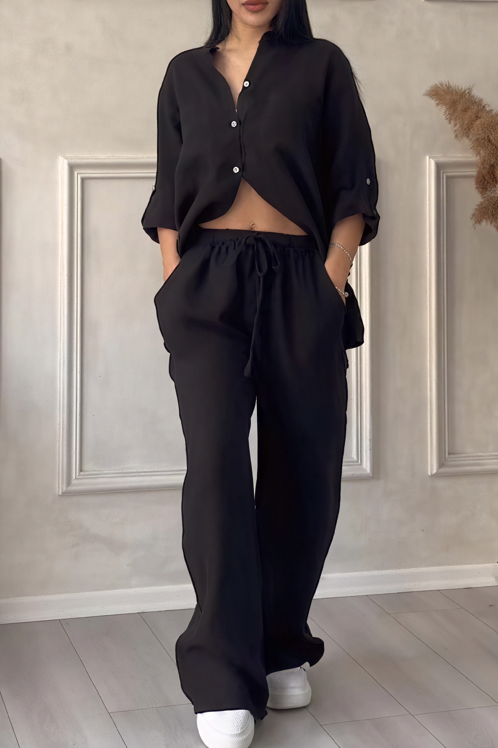 Arwen | Timeless Ensemble: The Perfect Blend of Style and Comfort