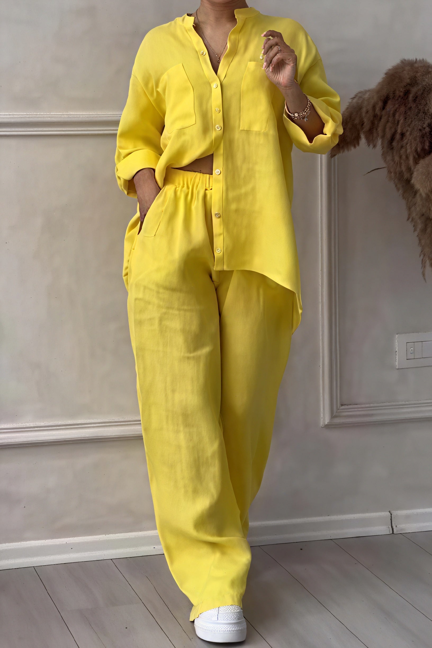 Arwen | Timeless Ensemble: The Perfect Blend of Style and Comfort
