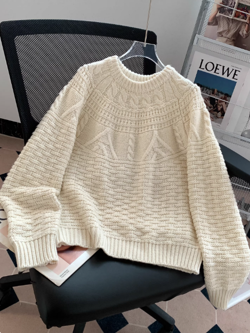 Alorna | Women's Crew Neck Cable Knit Jumper