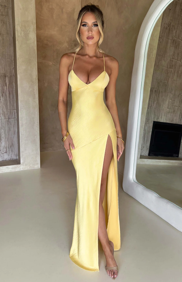 Nicole | Chic Maxi Dress with Flattering Thigh-High Slit