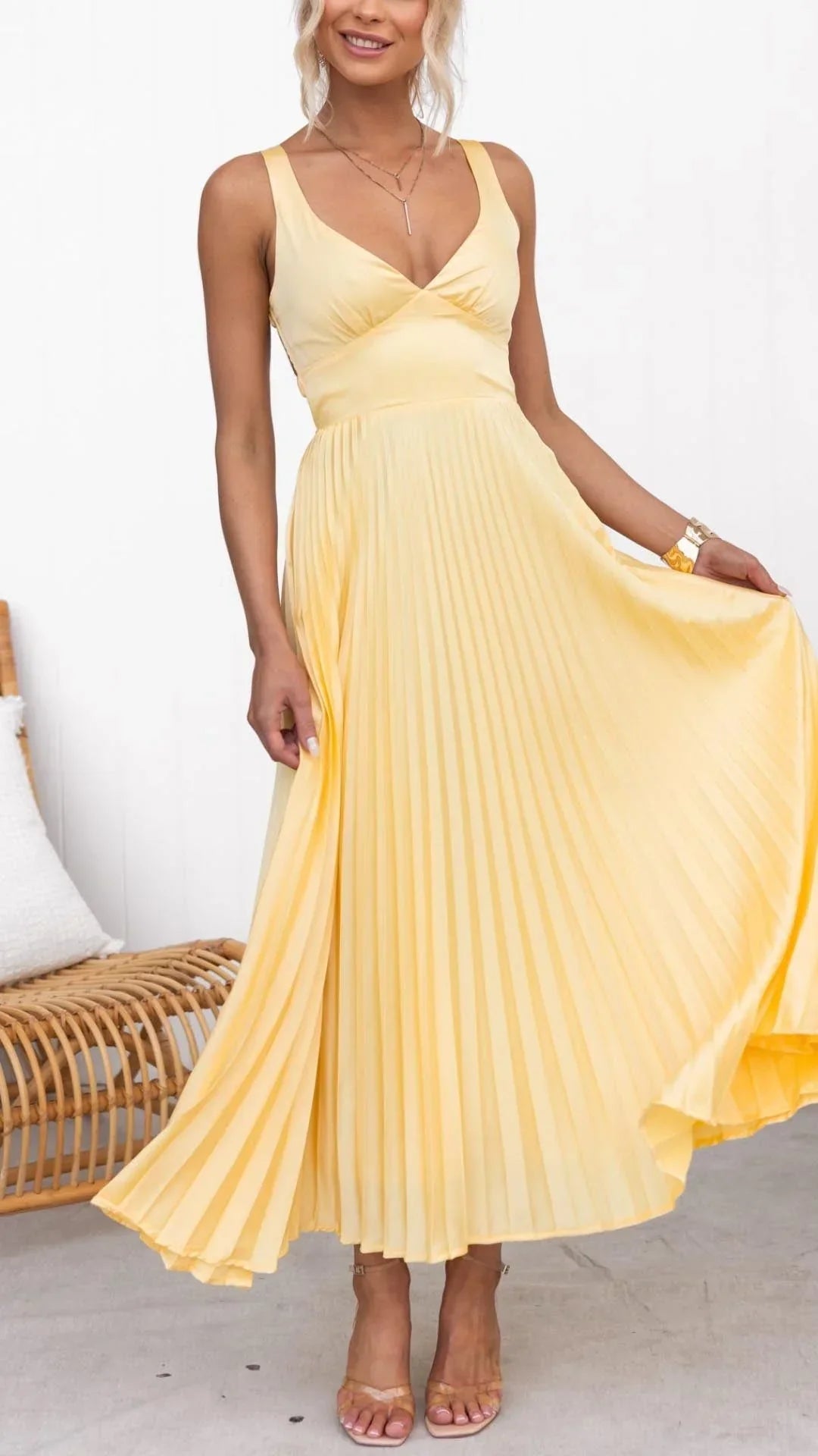Paula | Chic Yellow Pleated V-Neck Maxi Dress
