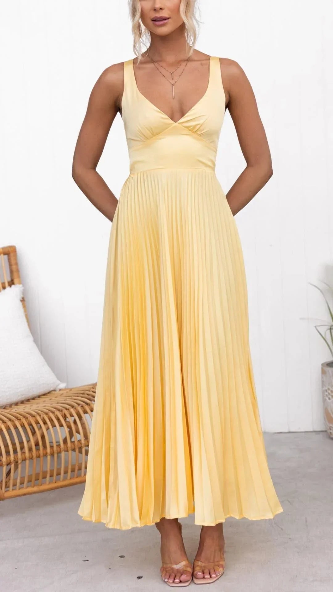 Paula | Chic Yellow Pleated V-Neck Maxi Dress