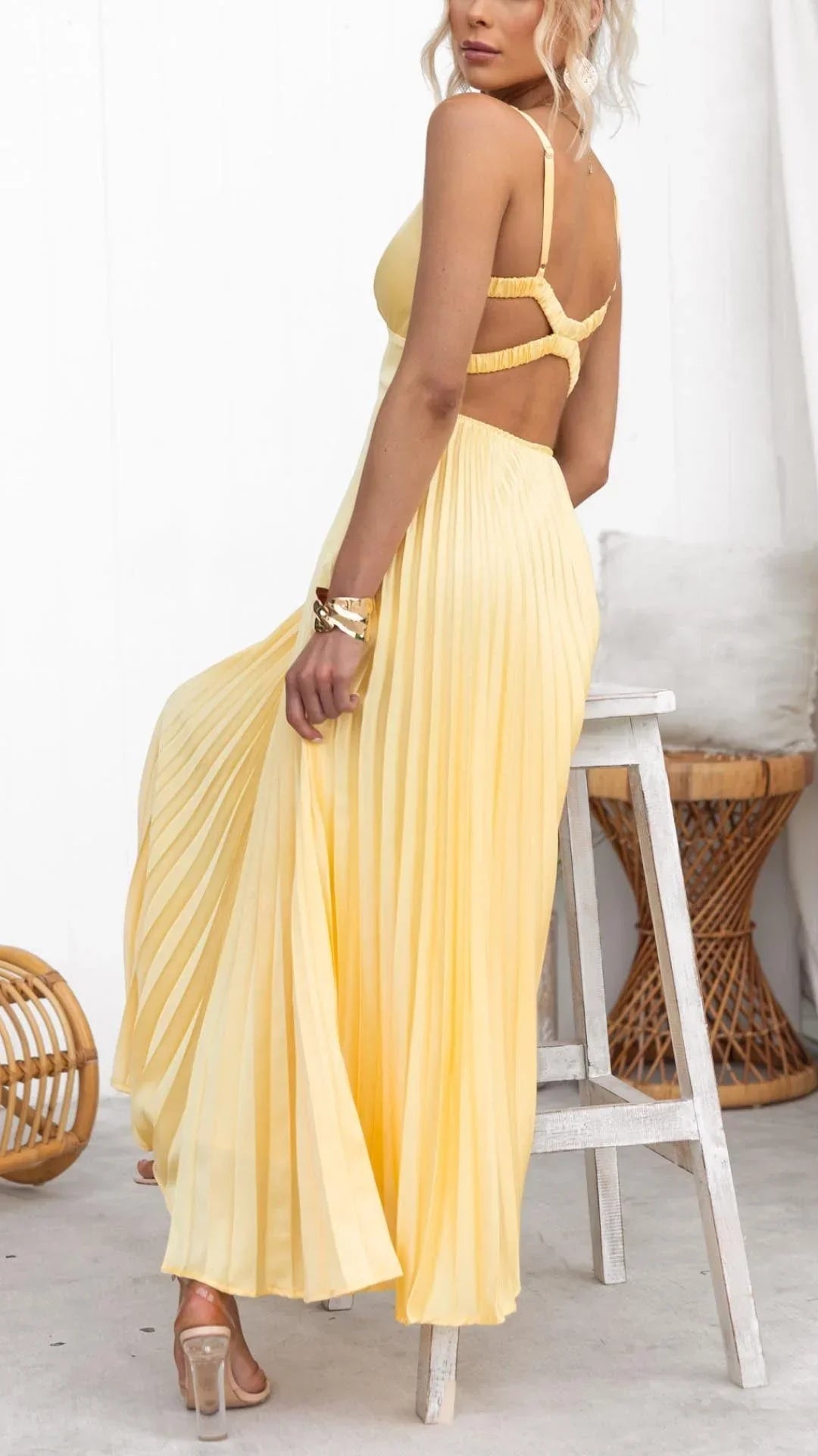 Paula | Chic Yellow Pleated V-Neck Maxi Dress