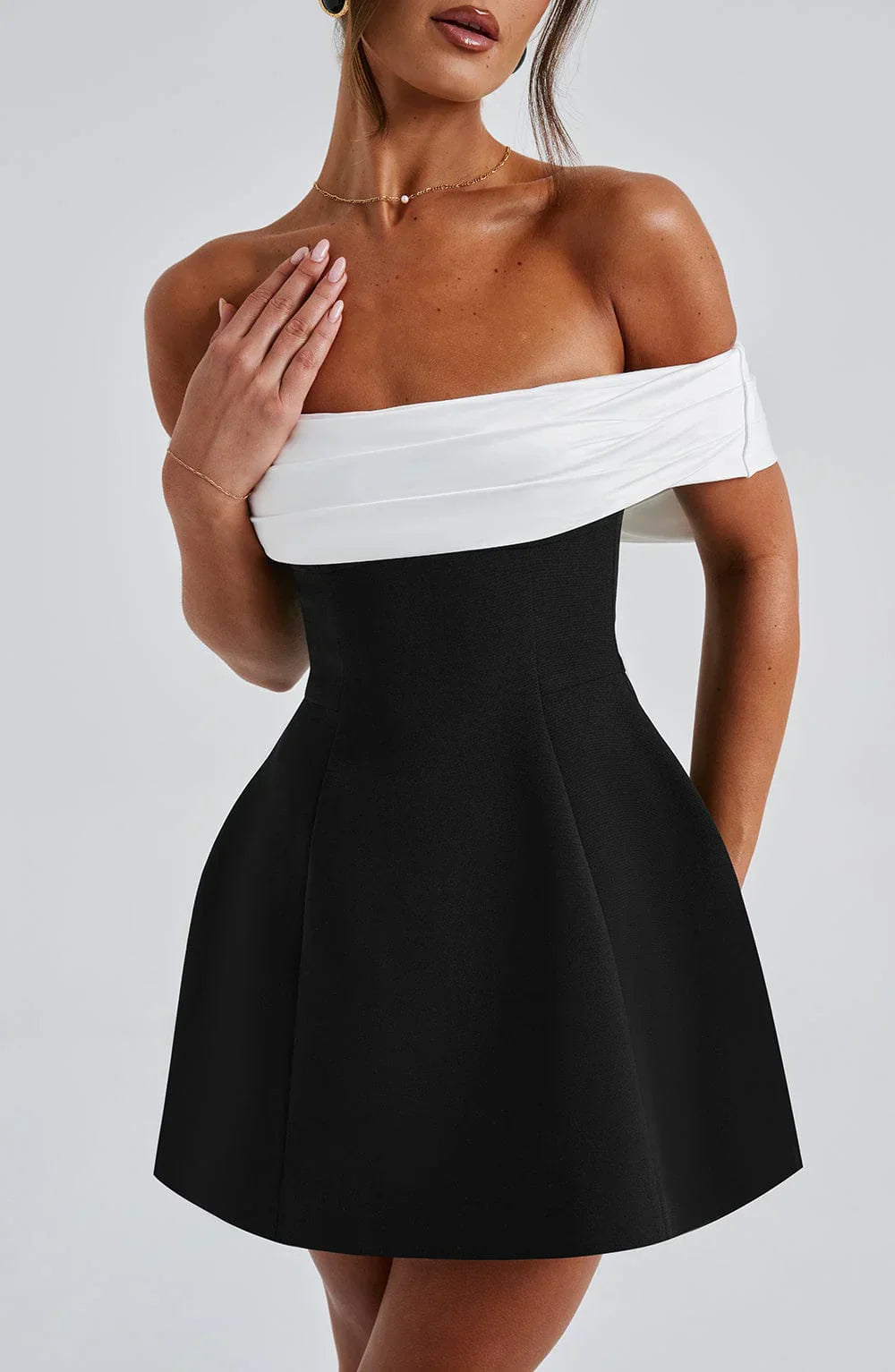 Maud | Chic Mini Dress with Contemporary Bow Accent